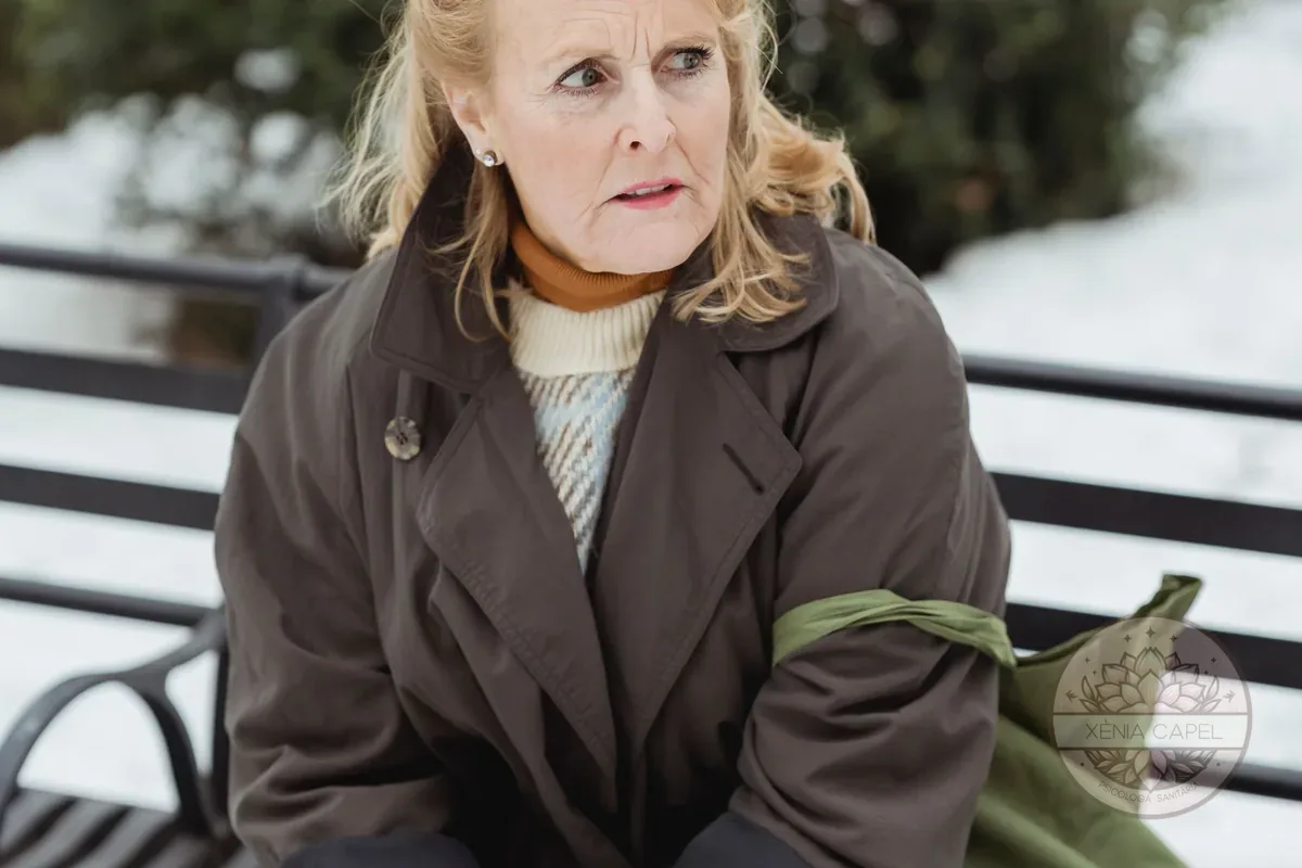 Anticipatory anxiety: woman with a worried expression anticipating a situation that hasn't happened yet