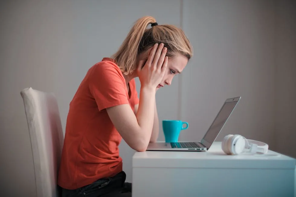 TerÃ pia per a l'EstrÃ¨s Laboral i Burnout Online - PsicÃ²loga Online